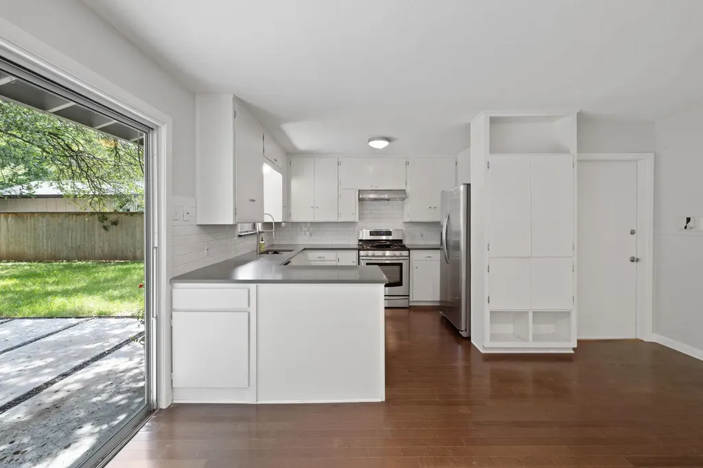 2015 Fair Oaks Drive Austin TX 78745