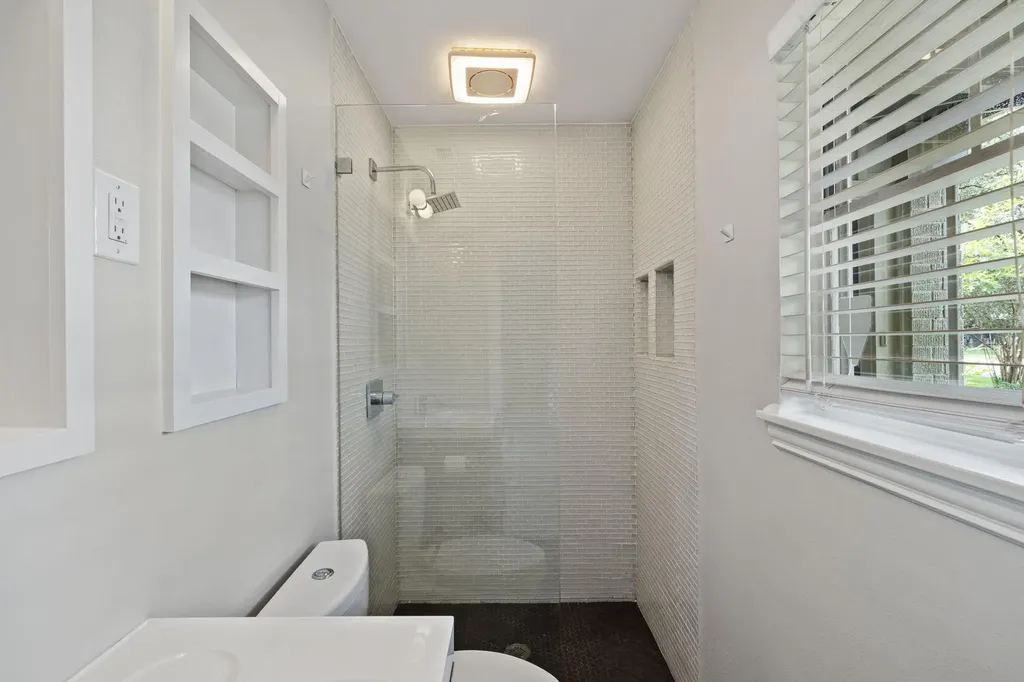 2015 Fair Oaks Drive Austin TX 78745