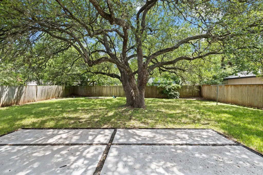 2015 Fair Oaks Drive Austin TX 78745