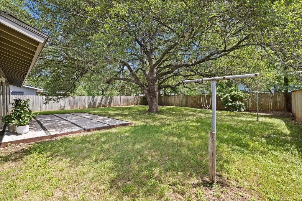 2015 Fair Oaks Drive Austin TX 78745