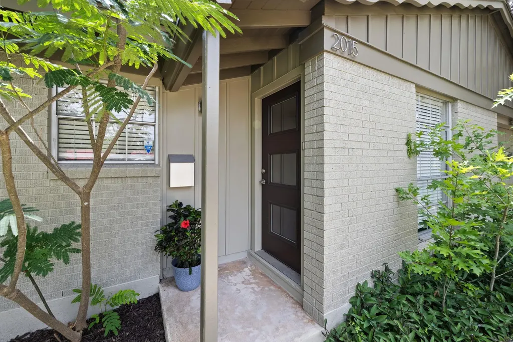 2015 Fair Oaks Drive Austin TX 78745