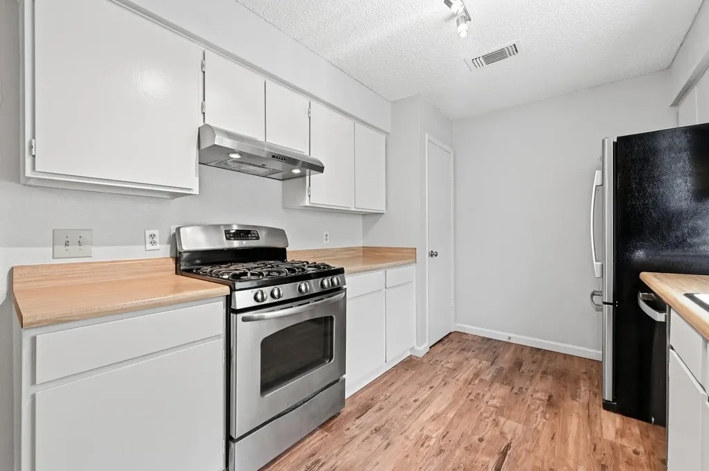 5509 Porsche Lane Austin TX 78749
