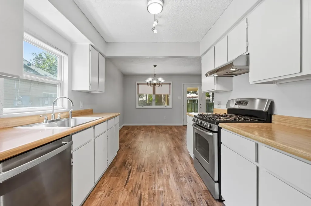 5509 Porsche Lane Austin TX 78749