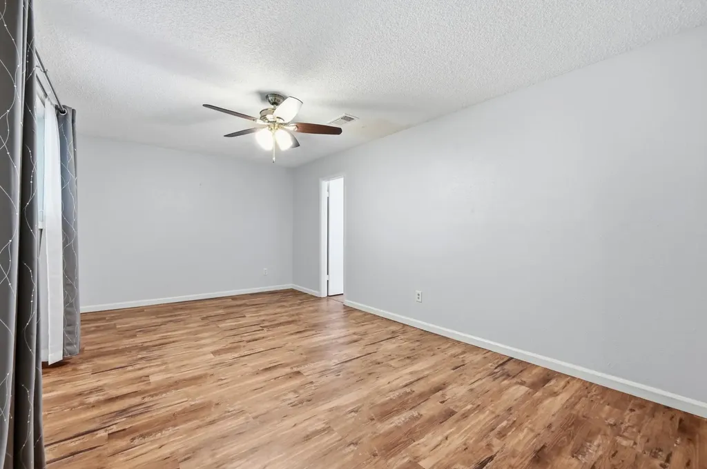 5509 Porsche Lane Austin TX 78749