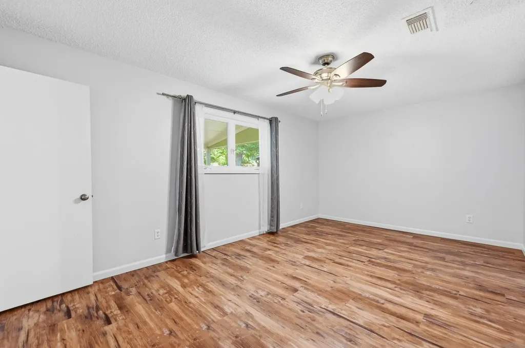 5509 Porsche Lane Austin TX 78749