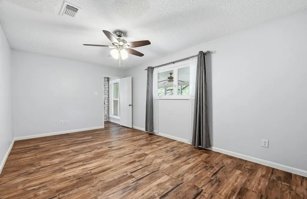 5509 Porsche Lane Austin TX 78749