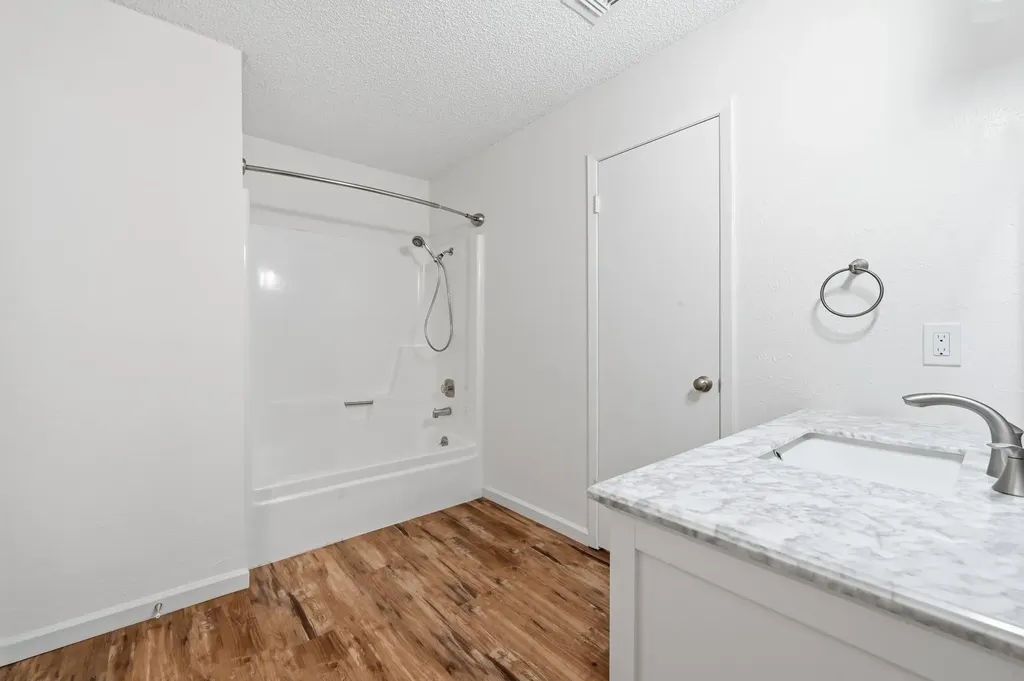 5509 Porsche Lane Austin TX 78749