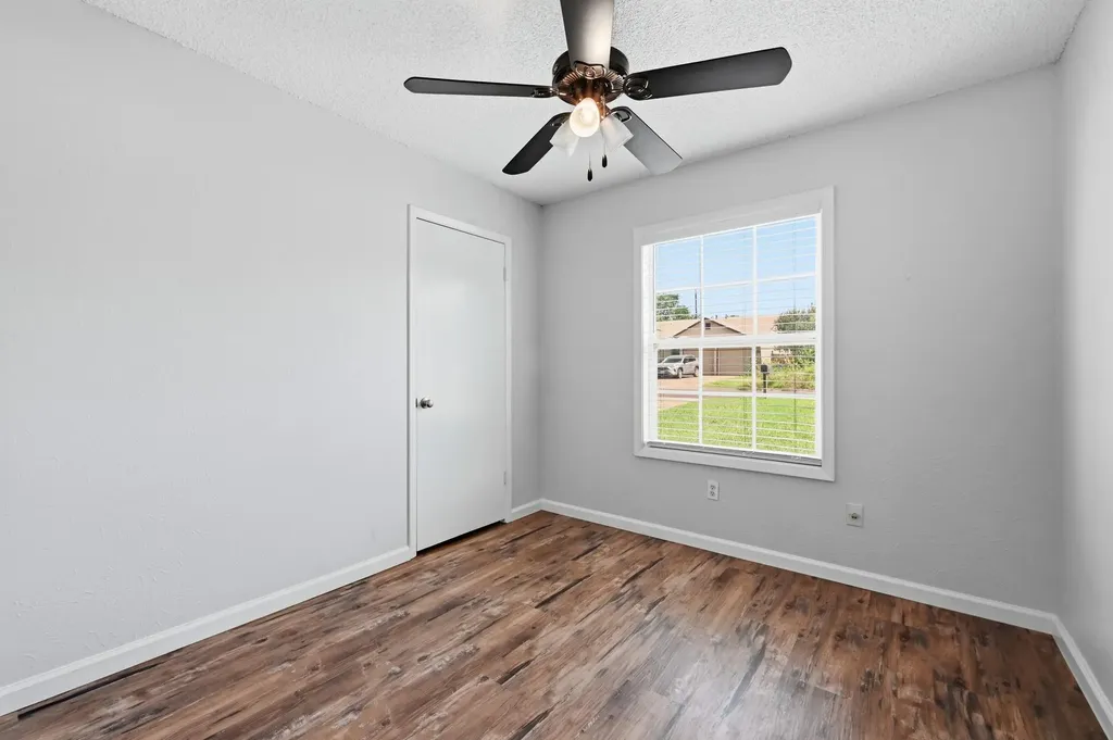 5509 Porsche Lane Austin TX 78749