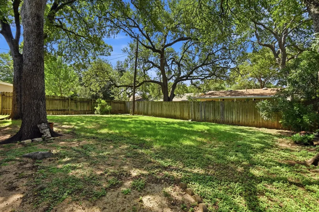 5509 Porsche Lane Austin TX 78749