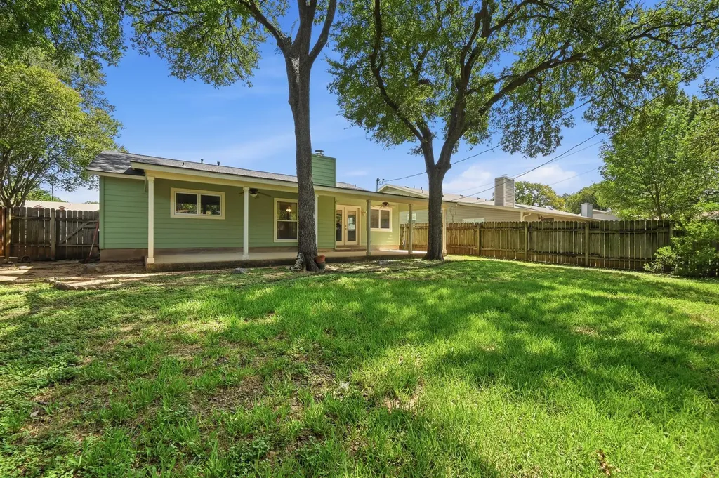 5509 Porsche Lane Austin TX 78749
