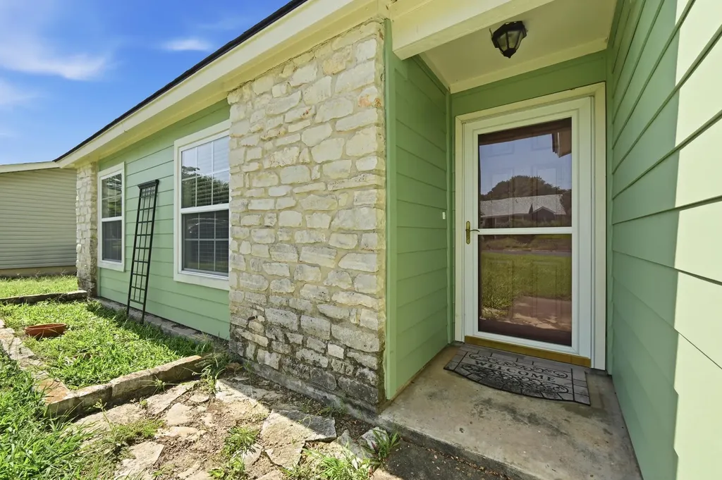 5509 Porsche Lane Austin TX 78749