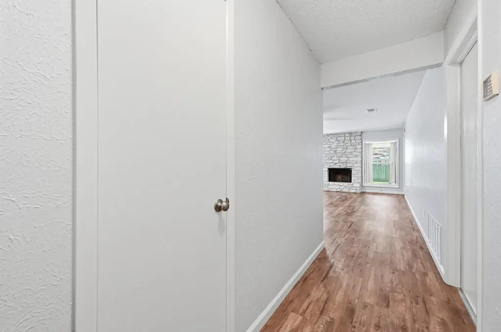 5509 Porsche Lane Austin TX 78749