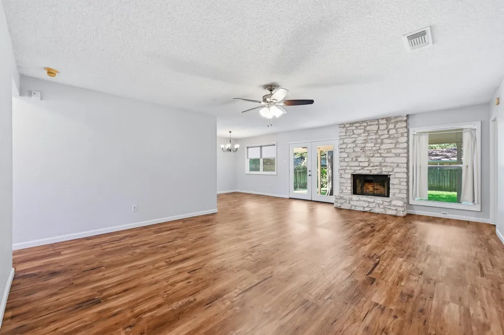 5509 Porsche Lane Austin TX 78749