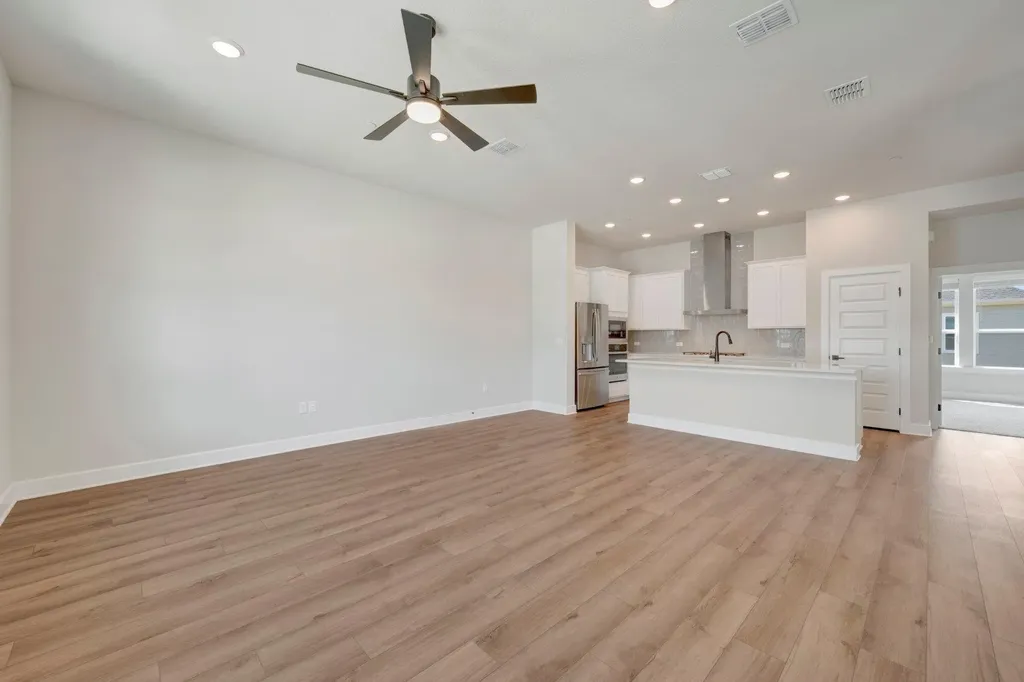 1017 Brickell Loop Austin TX 78744