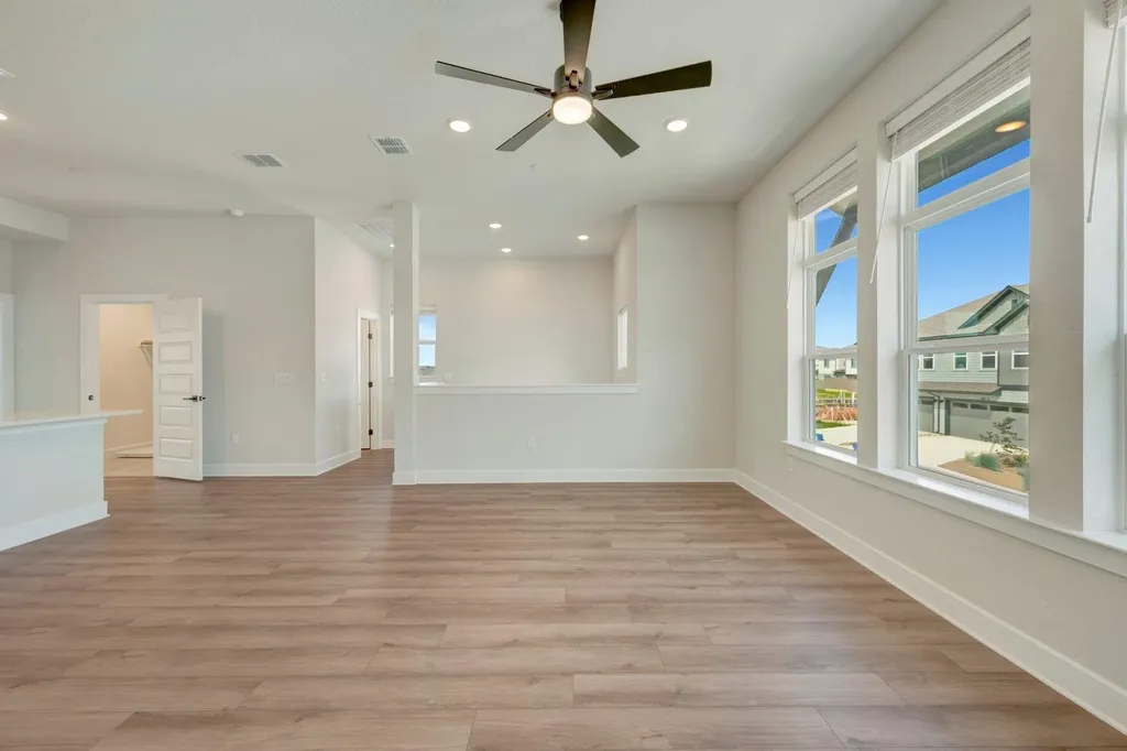 1017 Brickell Loop Austin TX 78744