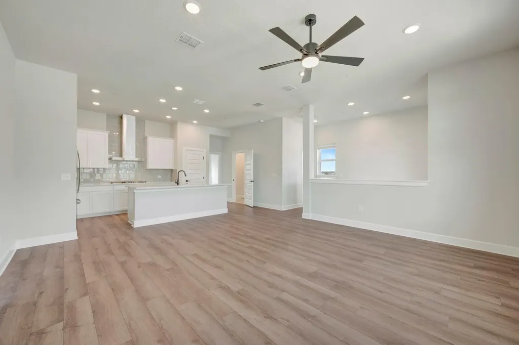 1017 Brickell Loop Austin TX 78744