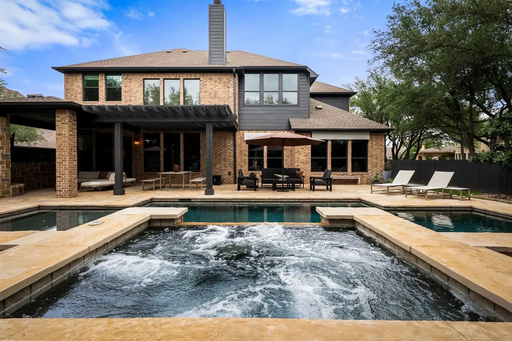 208 Santaluz Lane Austin TX 78732
