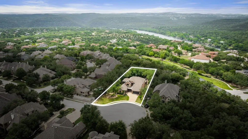 208 Santaluz Lane Austin TX 78732