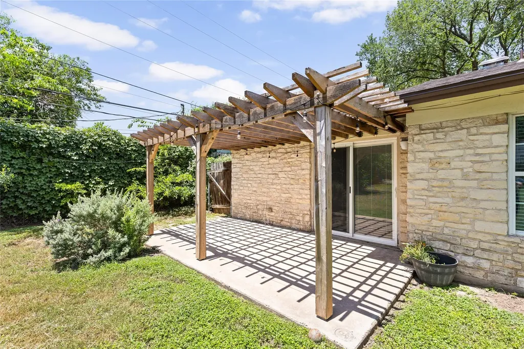 5803 Eureka Drive Austin TX 78745