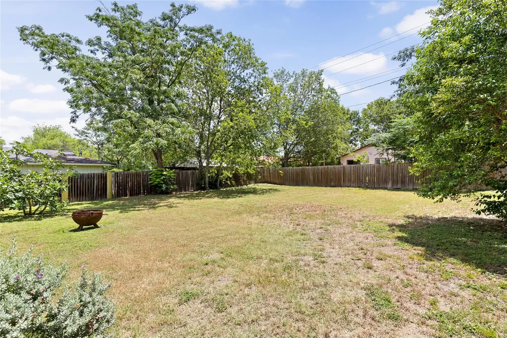 5803 Eureka Drive Austin TX 78745
