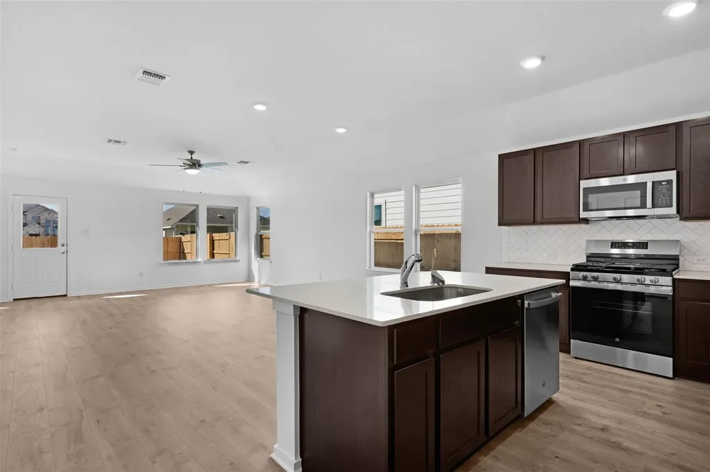 25524 Flora Bella Lane Elgin TX 78621