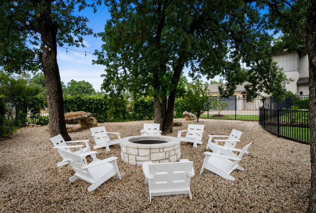 495 Bunker Ranch Boulevard Dripping Springs TX 78620
