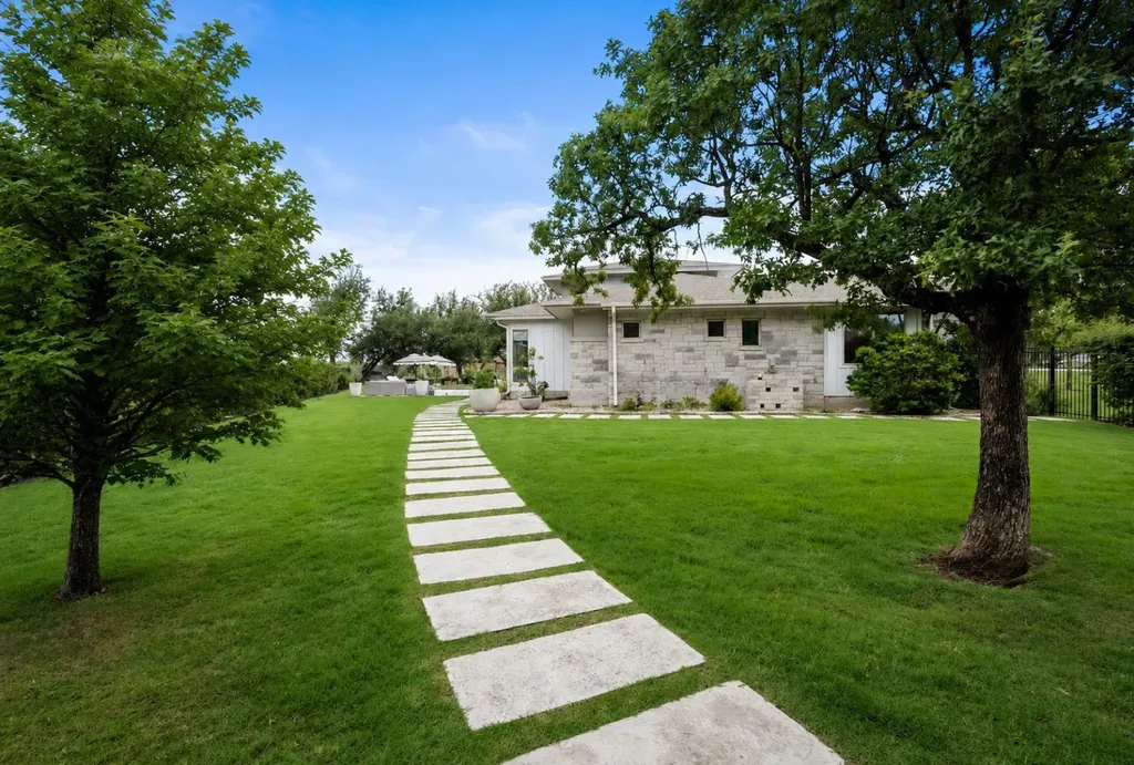 495 Bunker Ranch Boulevard Dripping Springs TX 78620