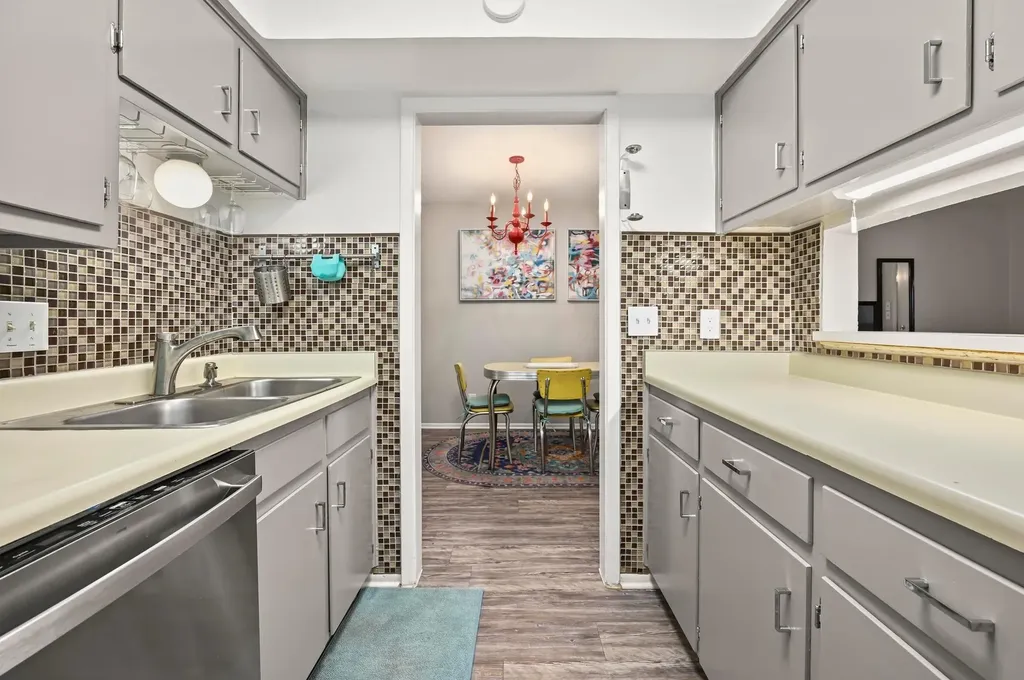 2425 Ashdale Drive Austin TX 78757