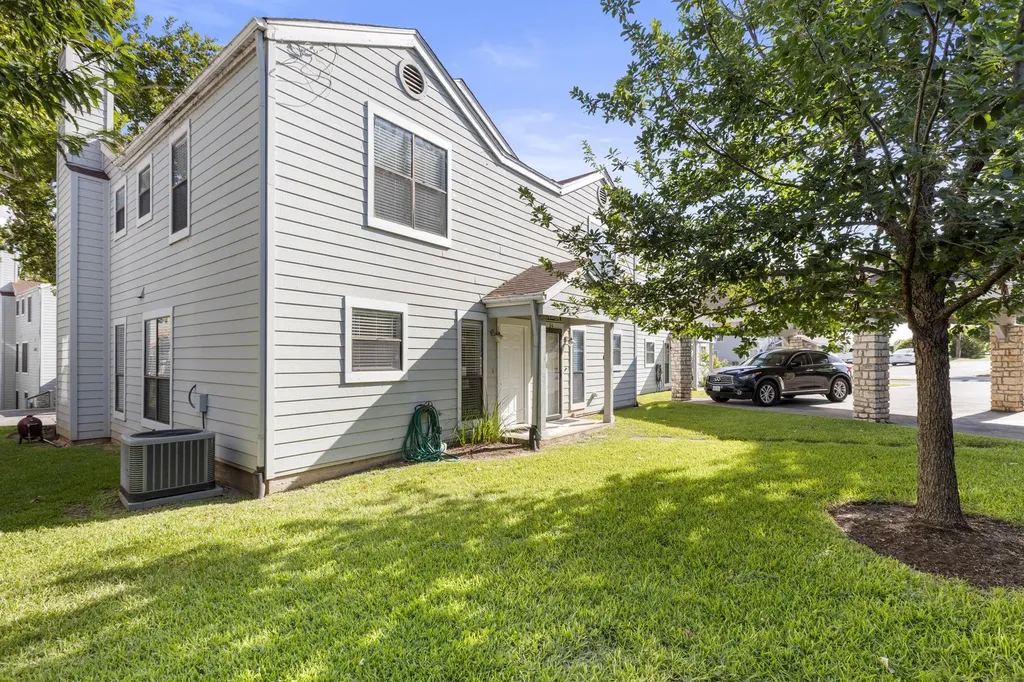 501 Reynolds Street Kingsland TX 78639