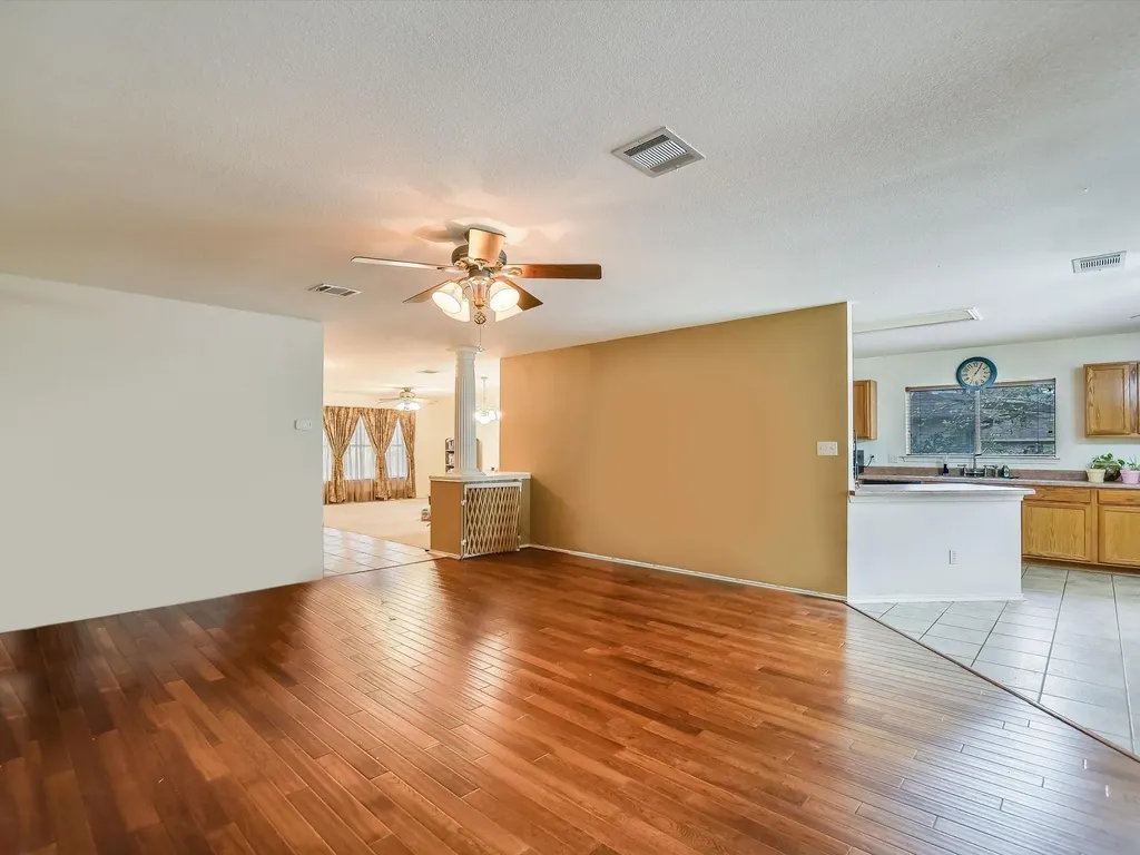 905 E Olympic Drive Pflugerville TX 78660