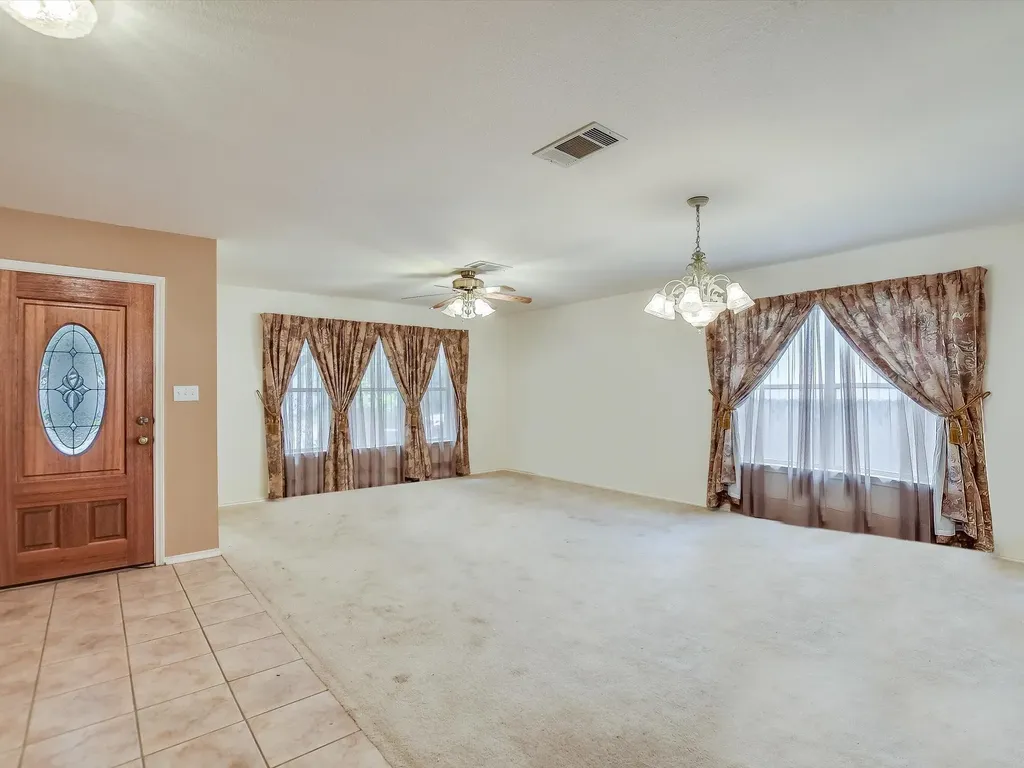 905 E Olympic Drive Pflugerville TX 78660