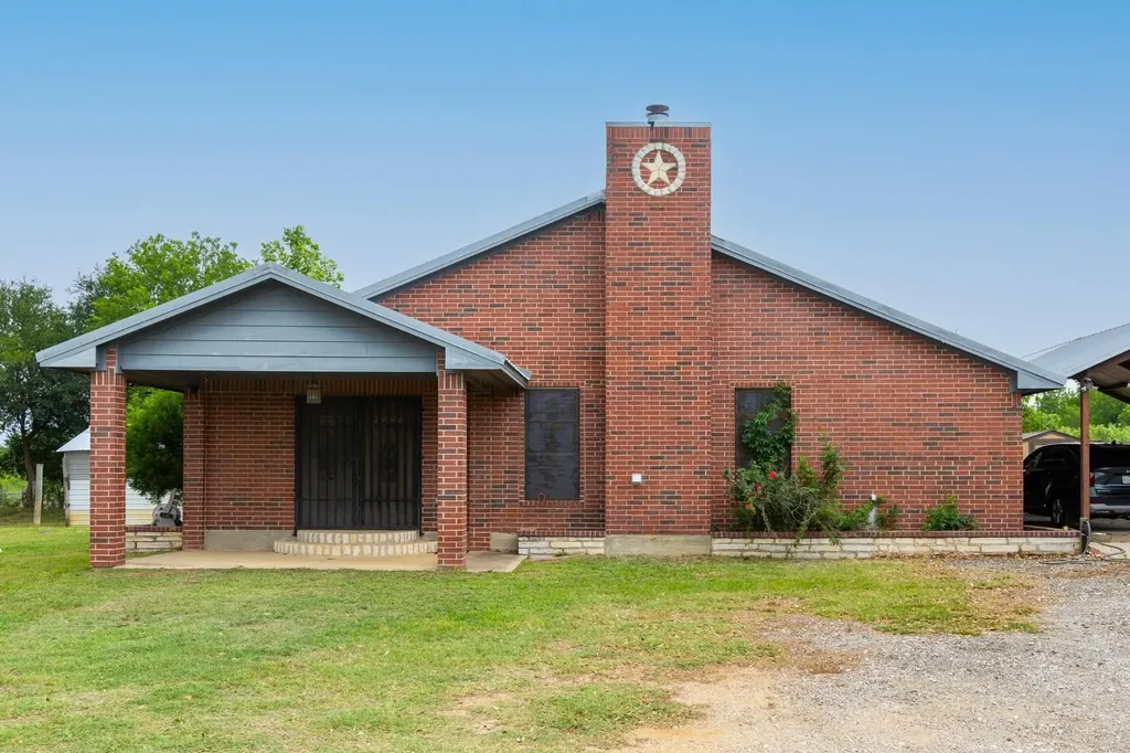 176 Old Lexington Road Elgin TX 78621