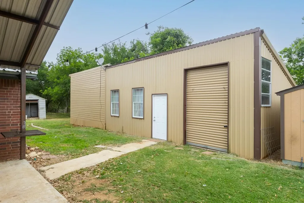 176 Old Lexington Road Elgin TX 78621