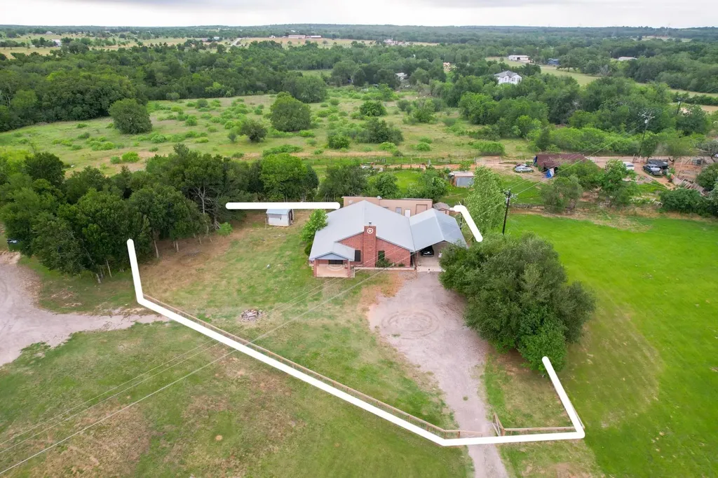 176 Old Lexington Road Elgin TX 78621