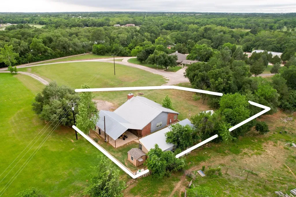 176 Old Lexington Road Elgin TX 78621