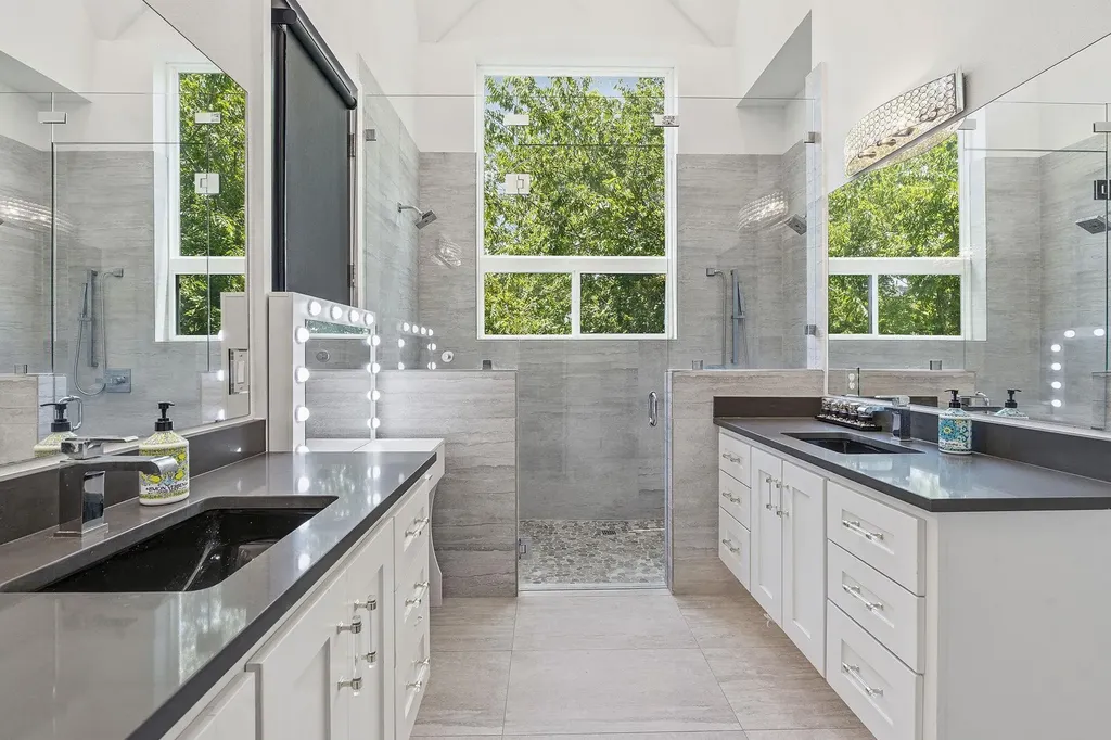 2806 W 44th Street Austin TX 78731