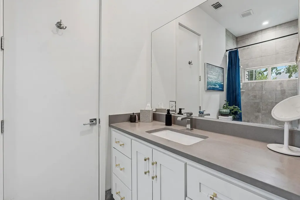 2806 W 44th Street Austin TX 78731
