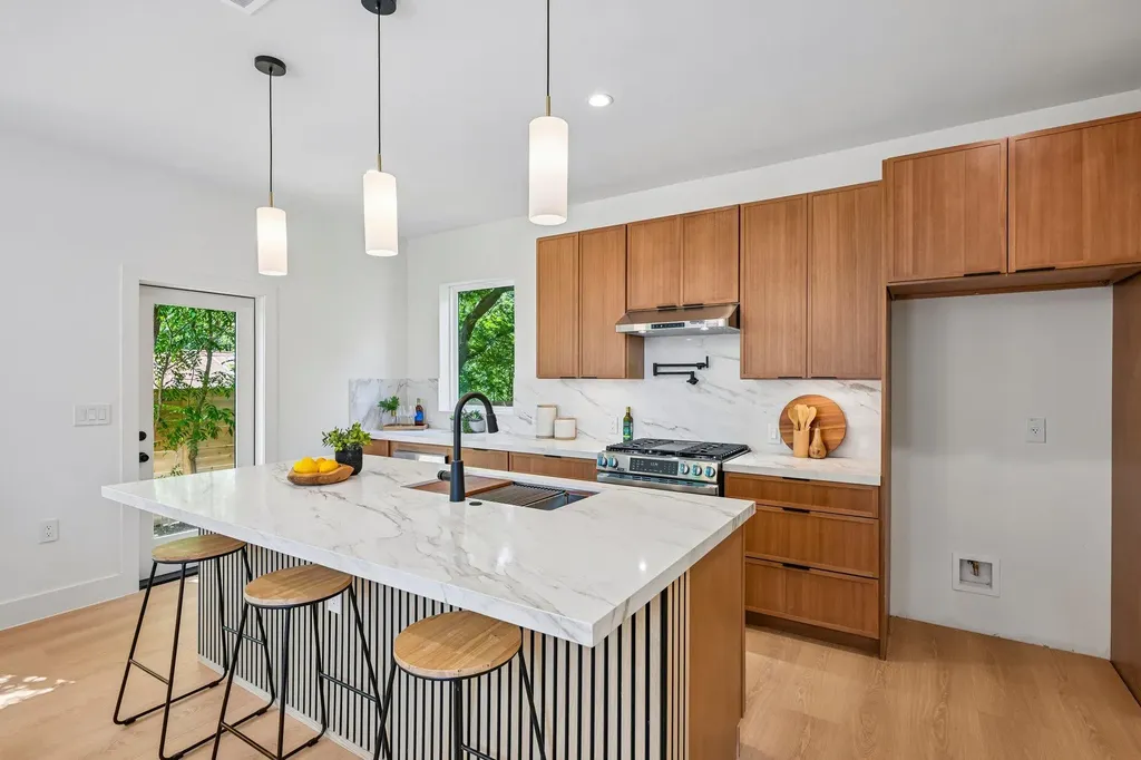 513 W Odell Street Austin TX 78752
