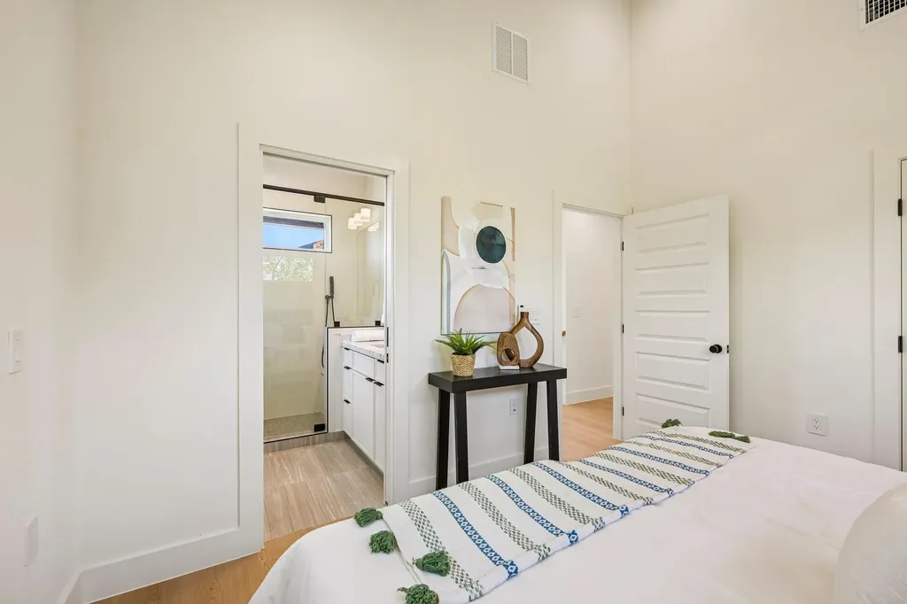 513 W Odell Street Austin TX 78752