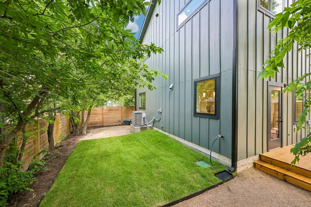 513 W Odell Street Austin TX 78752