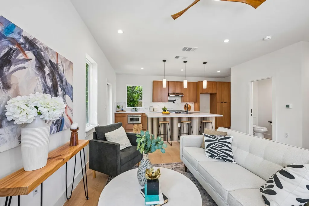 513 W Odell Street Austin TX 78752