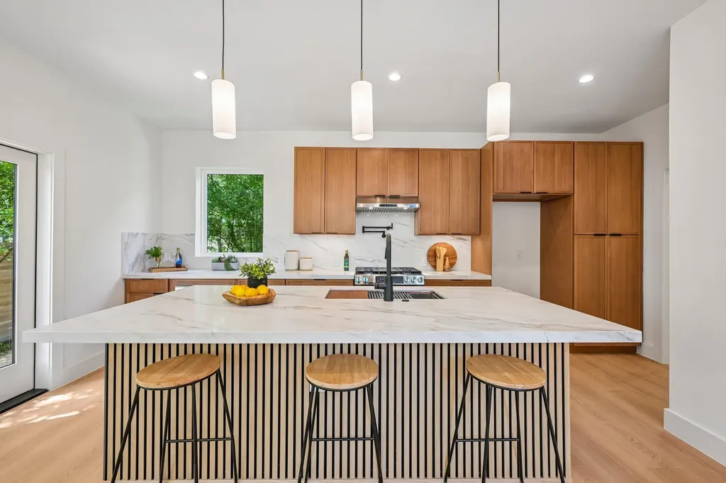 513 W Odell Street Austin TX 78752