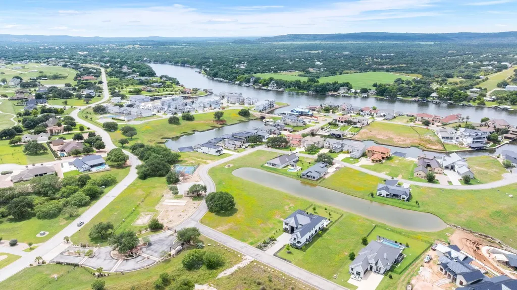102 Summer Life Lane Kingsland TX 78639