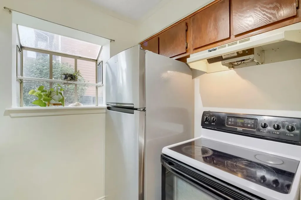 6903 Deatonhill Drive Austin TX 78745