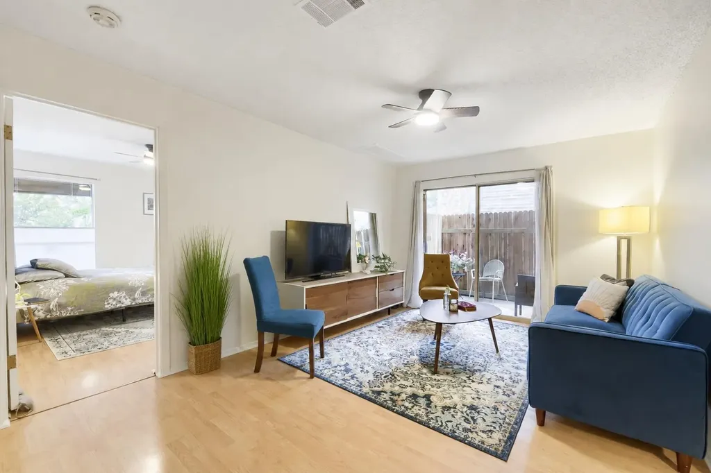 6903 Deatonhill Drive Austin TX 78745