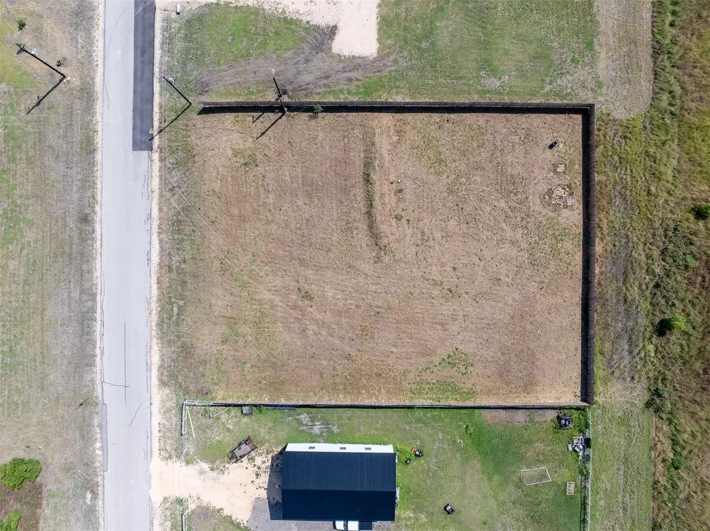 205 Desperado Loop Del Valle TX 78617