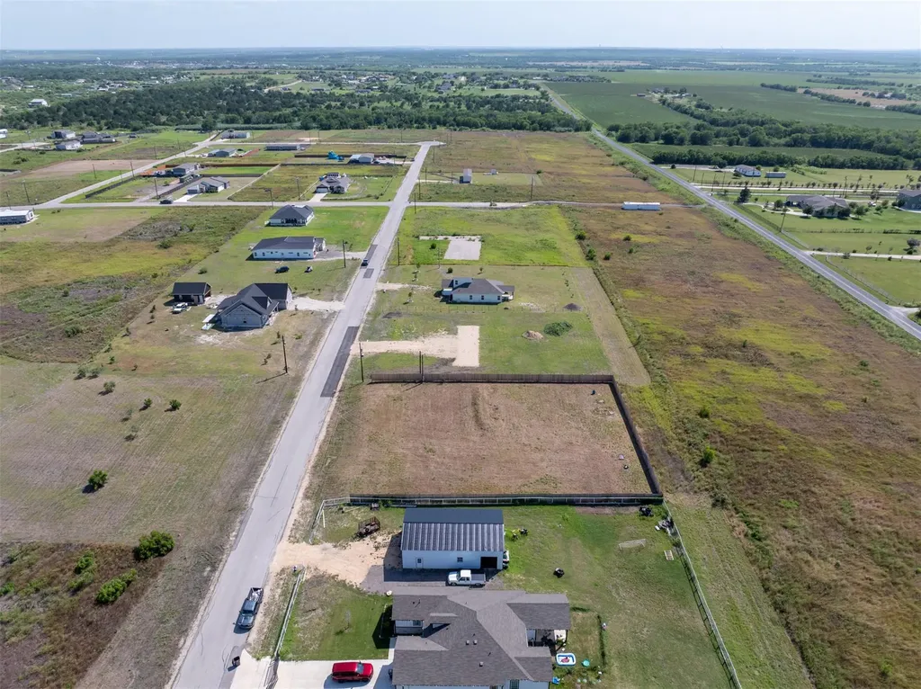 205 Desperado Loop Del Valle TX 78617