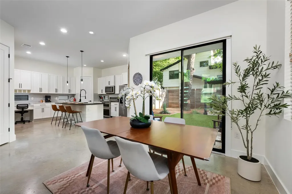 1615 Holly Street Austin TX 78702