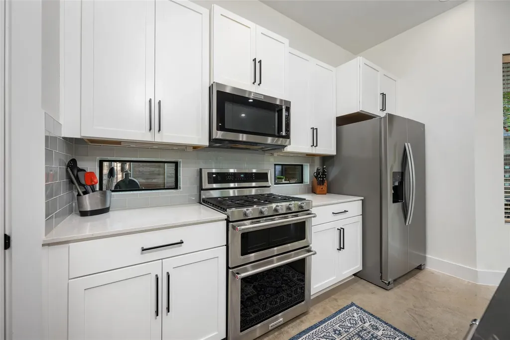1615 Holly Street Austin TX 78702