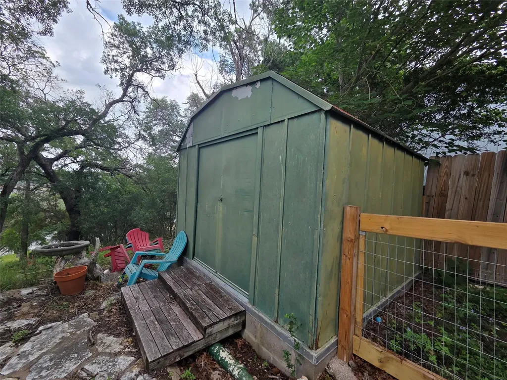 25408 Cove Drive Spicewood TX 78669
